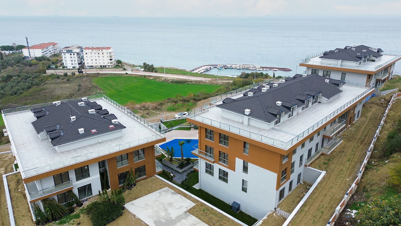 Yalova Çınarcık'ta Panoramik Deniz Manzaralı Sitede Daireler