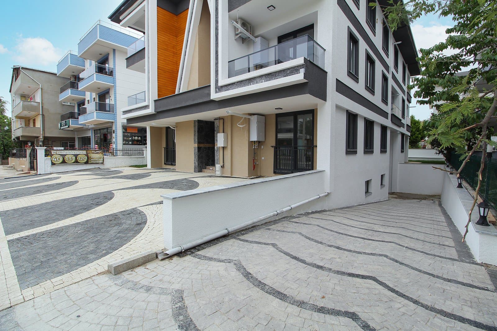 Lägenheter i en Ny Byggnad med Parkering i Yalova